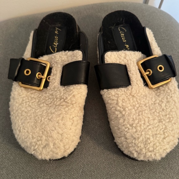 Circus by Sam Edelman Black and Cream Mules - Picture 3 of 6